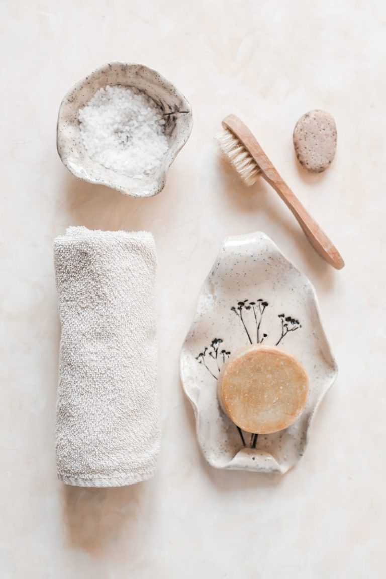 Green is the New Glam: How Sustainable Skincare Marries Eco-Packaging with Natural Beauty